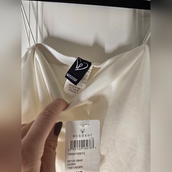 Windsor White Ruched midi dress XS - Picture 4 of 5